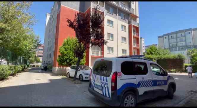 Cam balkon takarken 7. kattan düşen genç hayatını kaybetti