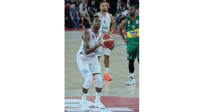 Erick McCollum, P. Karşıyaka’da emekli olmak istiyor