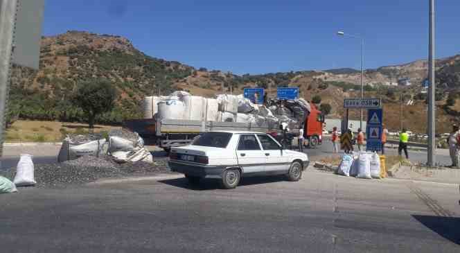 Söke’de OSB kavşağındaki kaza, trafiği felç etti