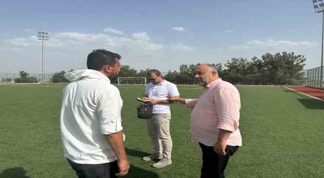 Müdür Kasapoğlu’ndan sporculara spor malzemesi desteği