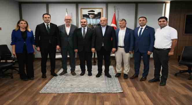 Bakan Kacır, Biga Belediyesi&rsquo;ni ziyaret etti
