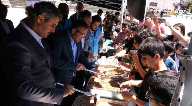 Yozgat&rsquo;ta 2 bin 500 kişilik aşure dağıtıldı
