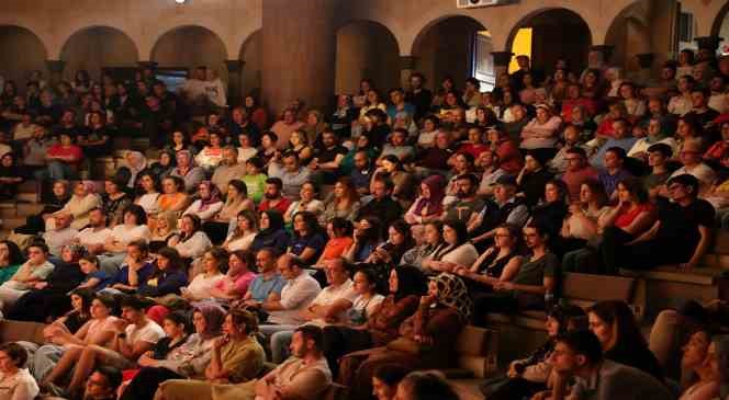 Nevşehir&rsquo;de &ldquo;Kumpanyada Curcuna&rdquo; adlı tiyatro oyunu sahnelendi
