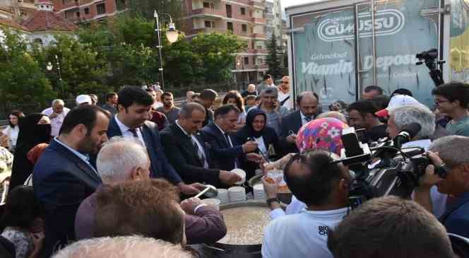 Gümüşhane’de 26. Uluslararası Kuşburnu-Pestil Kültür ve Turizm Festivali başladı