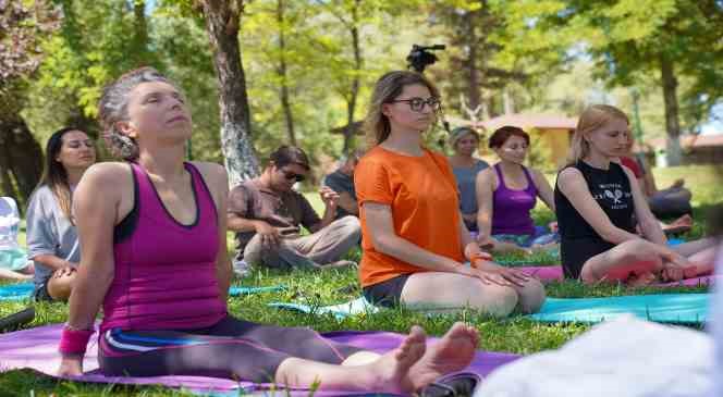 Tabiat içinde yoga ve sağlıklı beslenme kampı