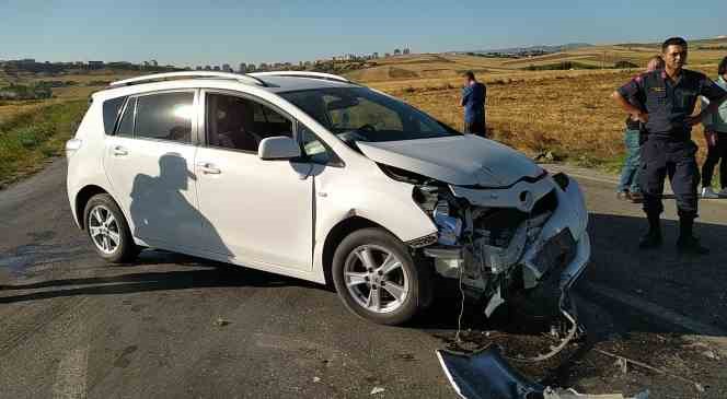 Çorum’da iki otomobil çarpıştı: 4 yaralı