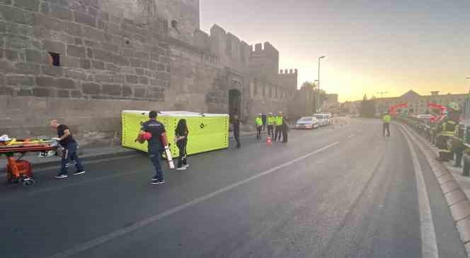 İntihar için kale surlarına çıkan şahsı polis ikna etti