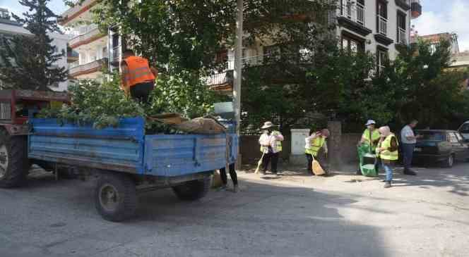 Osmaniye’de mesire alanları ve mahallelerde temizlik çalışması
