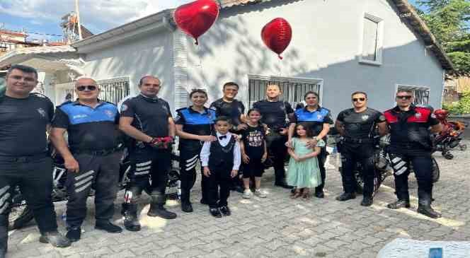 Isparta&rsquo;da toplum destekli polisler vatandaşı bilgilendirdi
