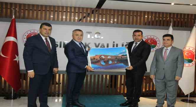 Şırnak ve Zaho valisi sınır kapısı sorunları i&ccedil;in g&ouml;r&uuml;şt&uuml;
