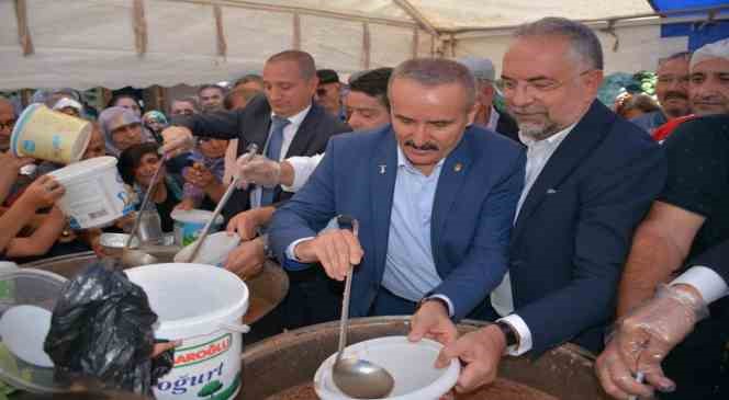 Zile Belediyesi&rsquo;nde Aşure Dağıtımı ger&ccedil;ekleştirildi
