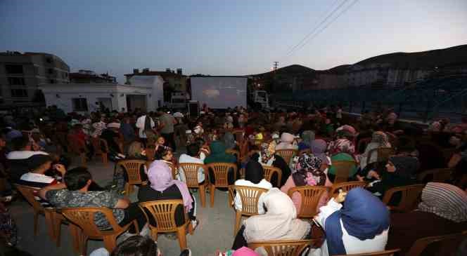 Yenimahalle Belediyesi Açık Hava Sinema Günlerini devam ettiriyor