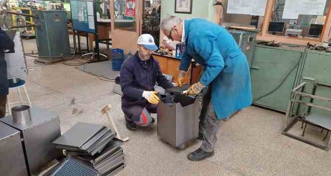 Eskişehir’de meslek lisesi öğretmenlerinden deprem bölgesine çadır sobası