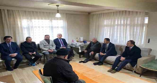 Vali İlhami Aktaş, depremde hayatını kaybedenlerin ailelerine taziyelerini iletti