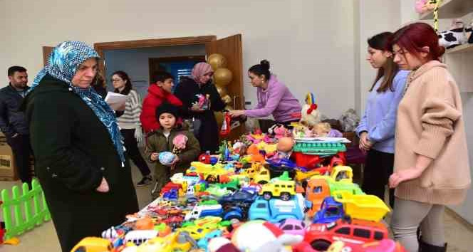 Altın Yıllar Yaşam Merkezinde depremzedeler için butik-market oluşturuldu