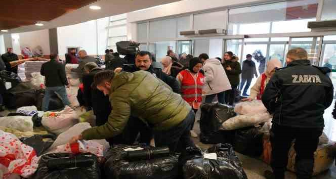 Erbaa deprem bölgesi için seferber oldu