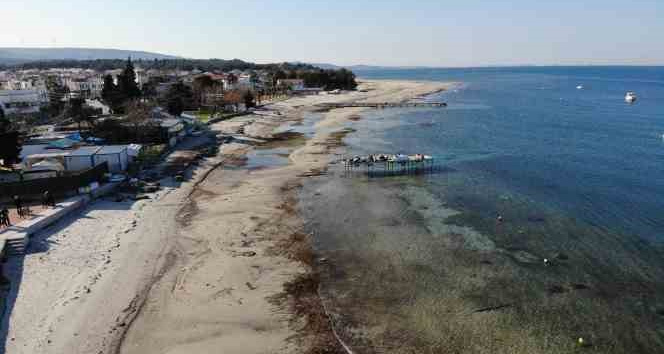 Çanakkale’de deniz 20 metre çekildi