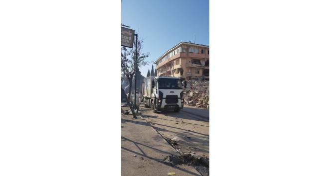 Deprem bölgesine ekip ve araç desteği