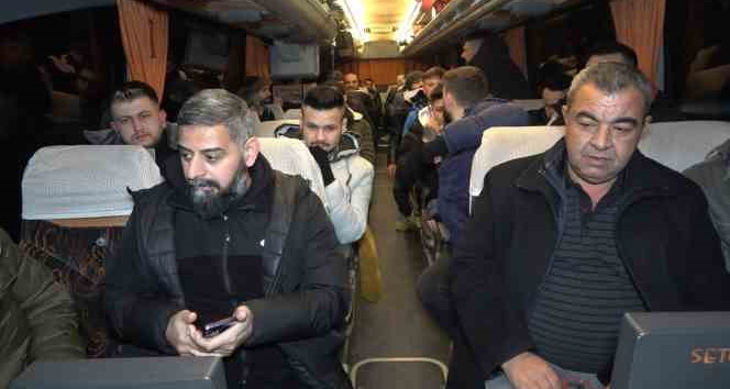 Bay ve bayan kuaförler depremzedelerin kişisel bakımları için yola çıktı