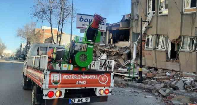 Şehrin her köşesine kokulu dezenfektan sıkılıyor