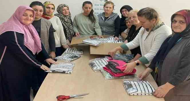 Altınovalı kadınlar, depremzedelere pijama dikti