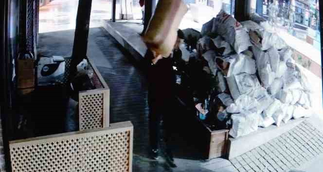 Ordu’da depremzedelere teslim edilecek olan yün yorganlar çalındı