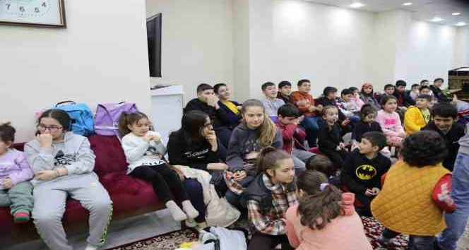 Kars Ehlibeyt Derneği’nden çocuklara moral programı