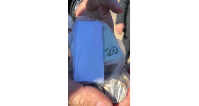 Yardım kolisinden çıkan not Vali Hatipoğlu’nu duygulandırdı