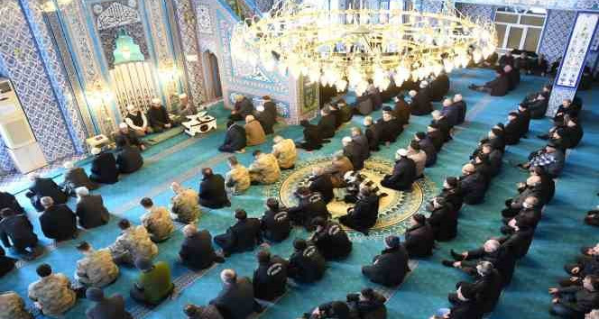 Gümüşhane’nin düşman işgalinden kurtuluşu programları iptal edilerek mevlit okutuldu