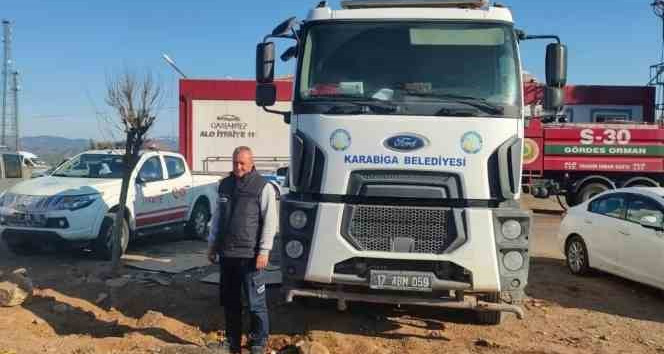 Karabiga Belediyesi deprem bölgesine itfaiye hizmet aracı ile 8 tonluk su tankeri gönderdi
