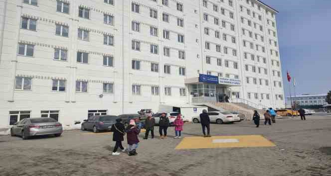 Karaman’da GSB yurtlarına depremzedelerin yerleştirilmesi sürüyor