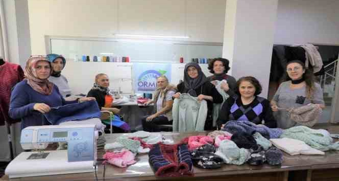Ordulu kadın kursiyerler, depremzedeler için üretime geçti