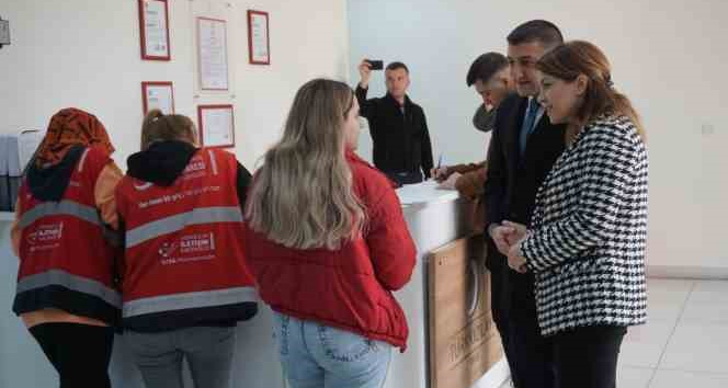 Edirne’deki yabancı öğrencilerden depremzedelere kan desteği