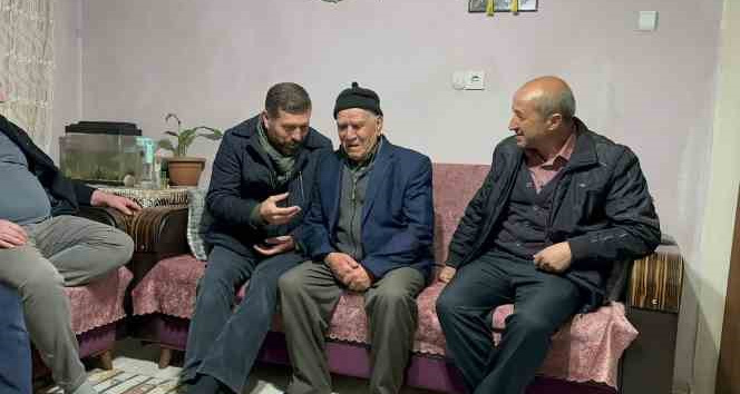 Sındırgılı Mehmet Amca “Siz de benim gibi yapın, paranızı depremzedelere bağışlayın”