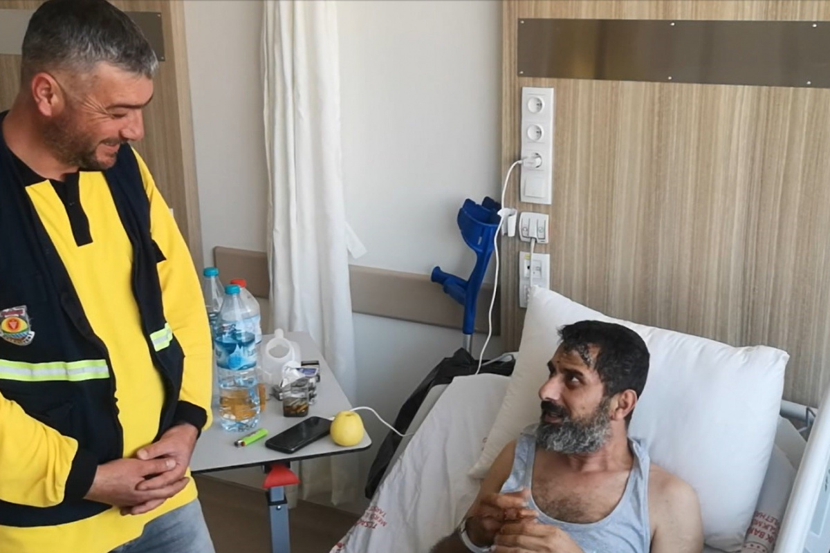 Türkiye'nin konuştuğu 'Ahmet ağabey', AFAD ekibi ile diyaloğunu ve yaşadıklarını anlattı