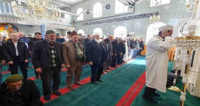 Gümüşhane’deki tüm camilerde gıyabi cenaze namazı kılındı