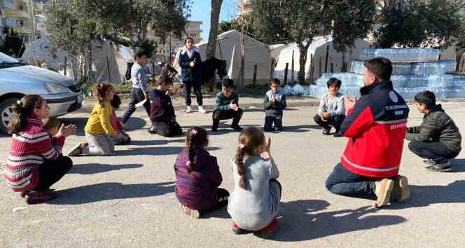 Öğretmenler çocuklar için psikososyal çalışmalara başladı