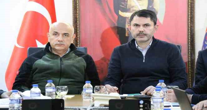 Bakan Kurum ve Kirişci, Osmaniye’de depreme ilişkin son durum bilgisi aldı
