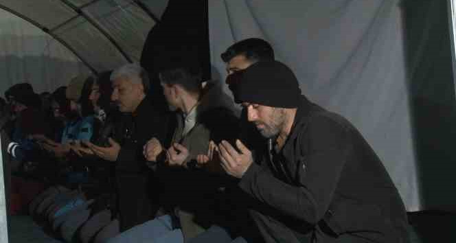 Miraç Kandili bu kez çadır mescitte idrak edildi