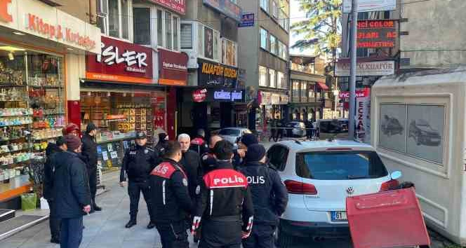 Trabzon’da silahlı kavganın görüntüleri güvenlik ve cep telefonu kameralarına yansıdı