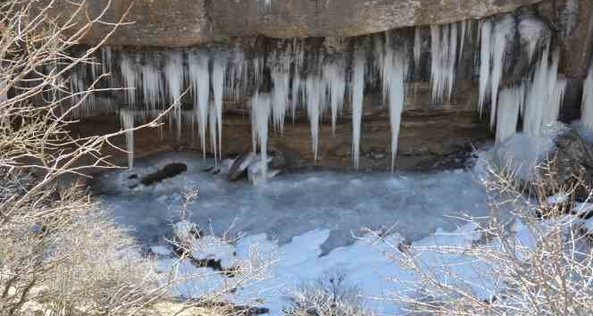 Şırnak’ta dağlar buz tuttu
