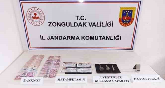 Jandarmadan uyuşturucu operasyonu: 3 tutuklu