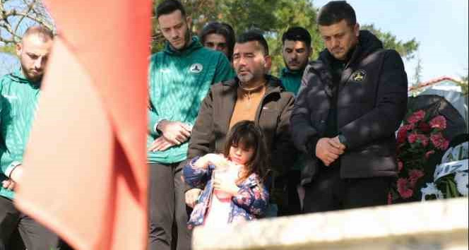 Giresunspor’dan depremde hayatını kaybeden eski oyuncularına taziye ziyareti