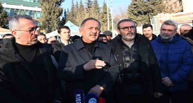 Özhaseki: “Kahramanmaraş’ta 105 belediye çalışıyor”