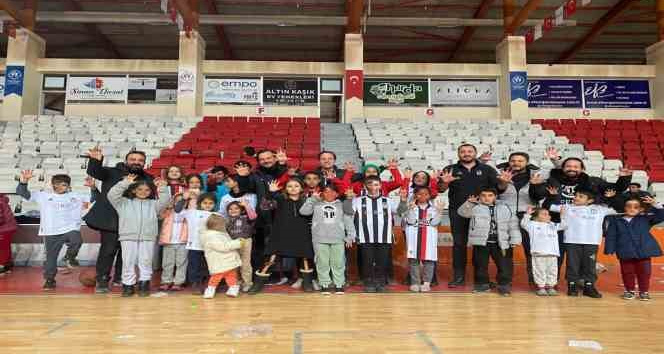 Beşiktaş Kulübü’nden Kahramanmaraş’ta depremzedelere destek