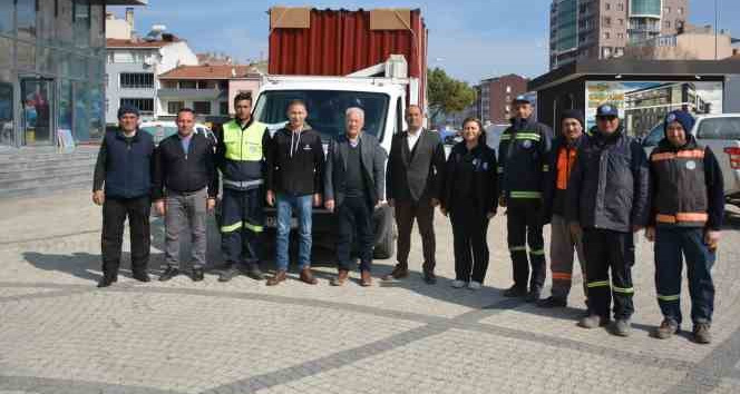 Lapseki Belediyesi deprem bölgesine 13’üncü yardım aracını gönderdi