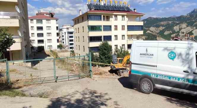 Tunceli’de iş makinesi doğal gaz borusunu patlatınca yurt ve civardaki binalar boşaltıldı