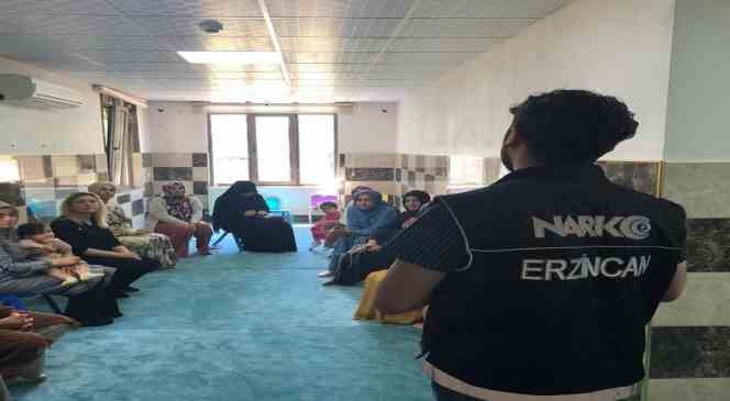 Narkotik polislerinden uyuşturucuyla m&uuml;cadele eğitimi

