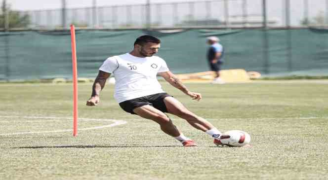 Eren Erdoğan: &ldquo;10 numaranın sorumluluğu y&uuml;ksek&rdquo;
