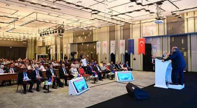 İklim değişikliğini konuşmak ve ge&ccedil;mişte yaşanan afetlerden ders almak i&ccedil;in toplandılar
